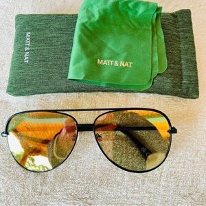 MATT AND NAT MIGUEL AVIATOR SUNGLASSES LIKE NEW!